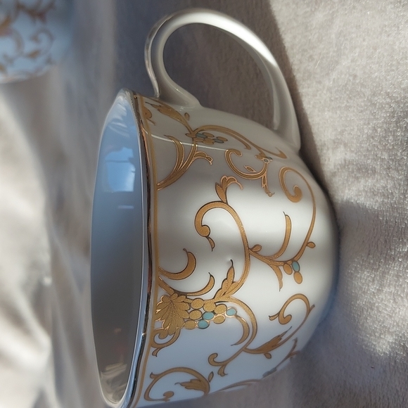 Grace's Teaware tea cups - Picture 7 of 16